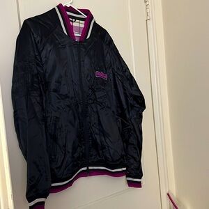 Lebron James vintage jacket size: XL